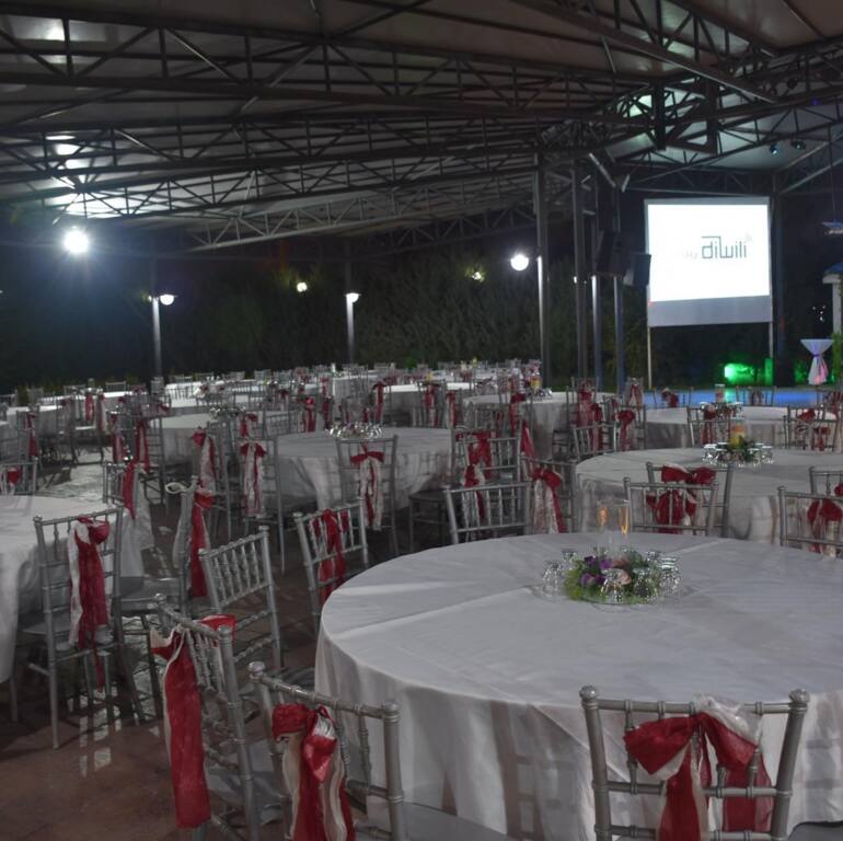 Grand Es-Taa Kır Bahçesi