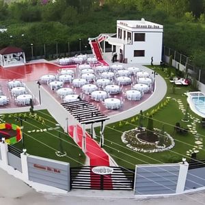 Grand Es-Taa Kır Bahçesi