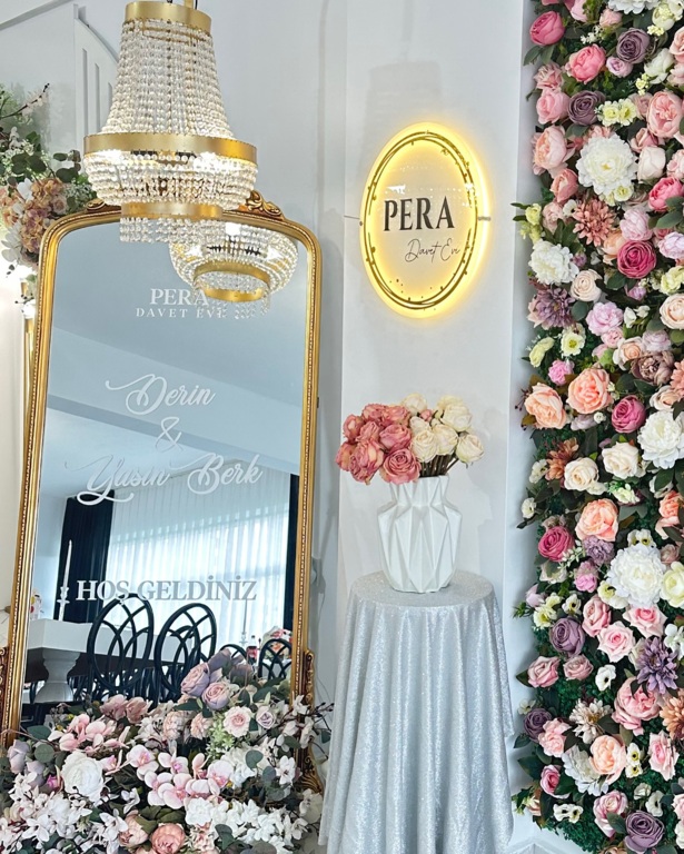 Pera Deluxe Düğün & Davet Evi