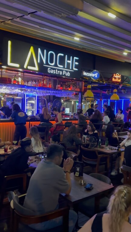 La Noche Gastro Pub