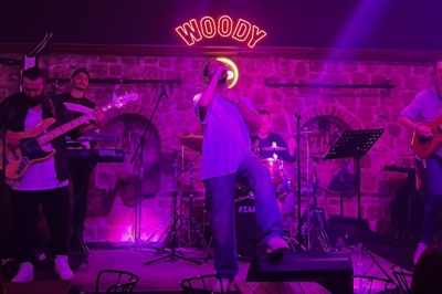 Woody Live