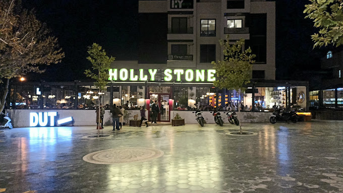 Holly Stone