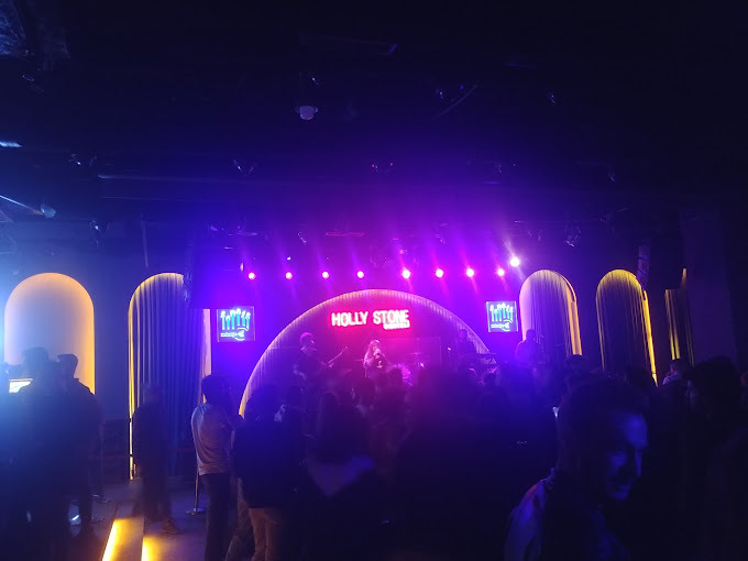 Holly Stone