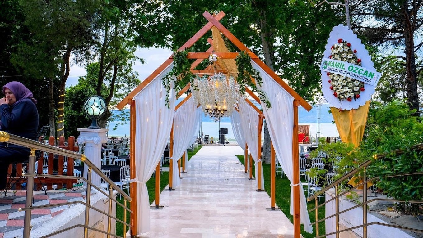 Dnm Gold Kır Bahçesi