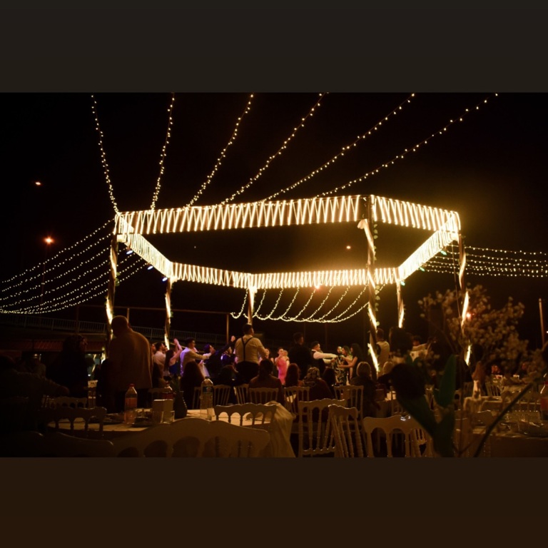 Elegant Kır Bahçesi