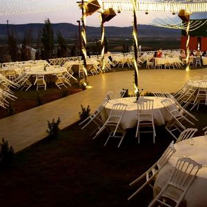 Elegant Kır Bahçesi