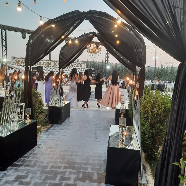 Şehr-i Sultan Kır Bahçesi