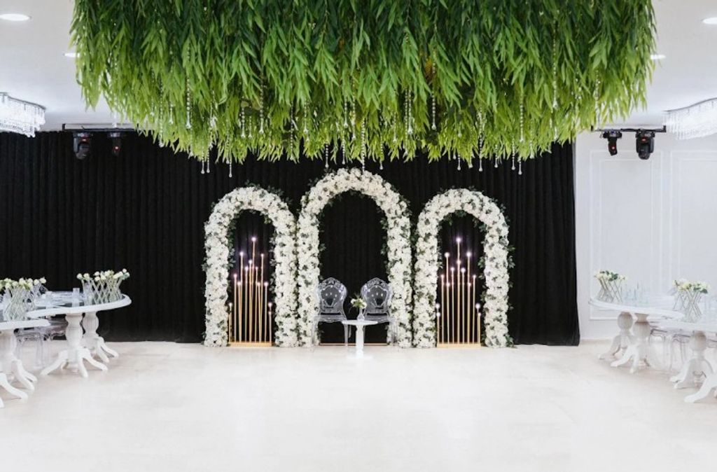 Eflatun Lounge