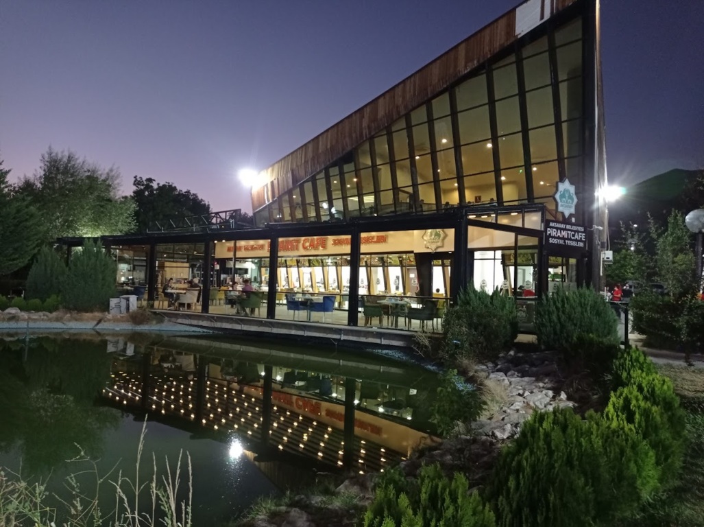 Piramit Cafe Kır Düğün Salonu