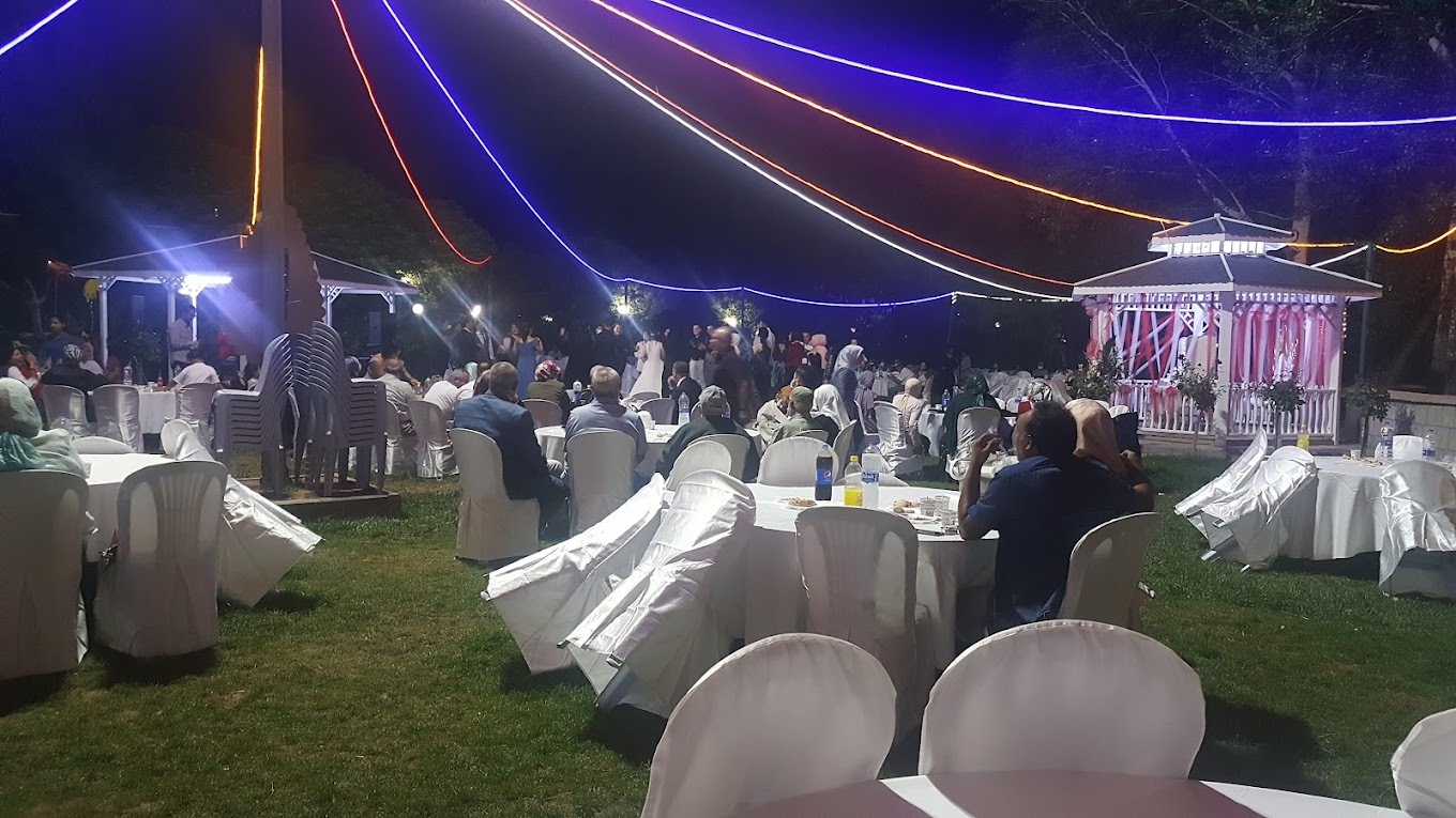 Piramit Cafe Kır Düğün Salonu