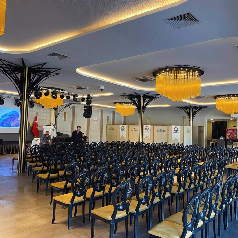 Riverside Otel & Restaurant