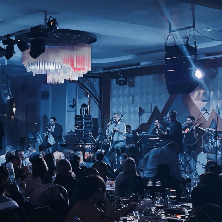 Riverside Otel & Restaurant