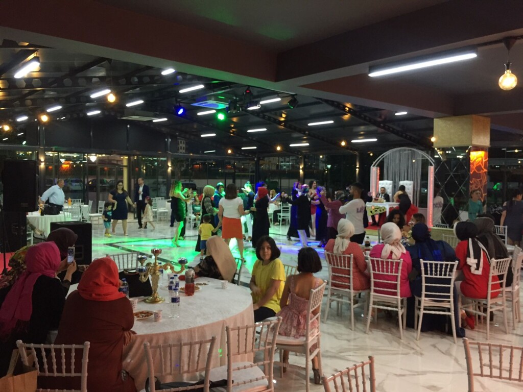 Zümrüt Düğün Salonu ve Sosyal Tesisleri
