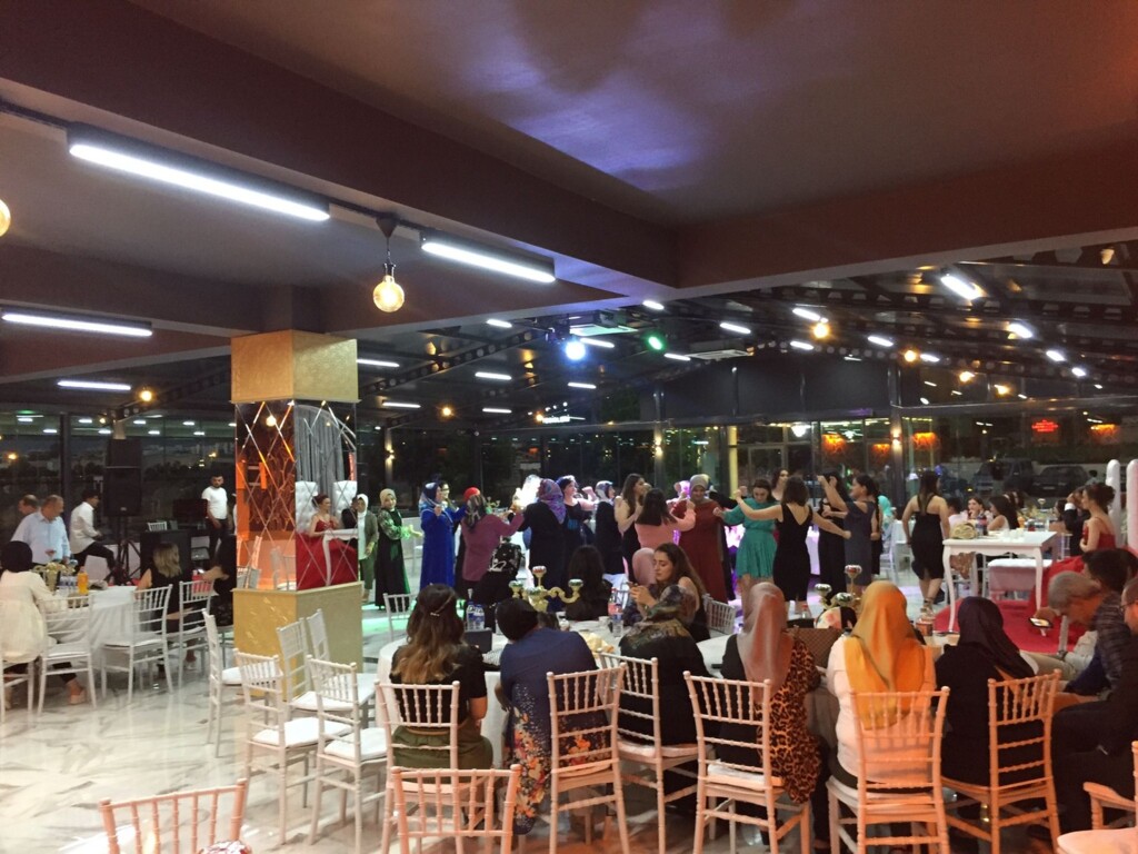 Zümrüt Düğün Salonu ve Sosyal Tesisleri