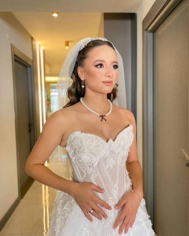 Hacer Geçim Hair Makeup Studio