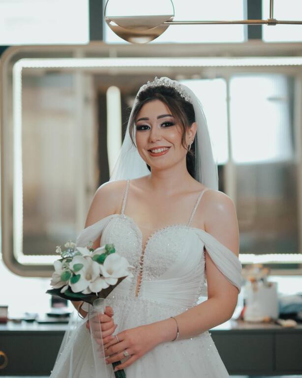 Hacer Geçim Hair Makeup Studio