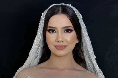 Makeup Artist Pembe Amak
