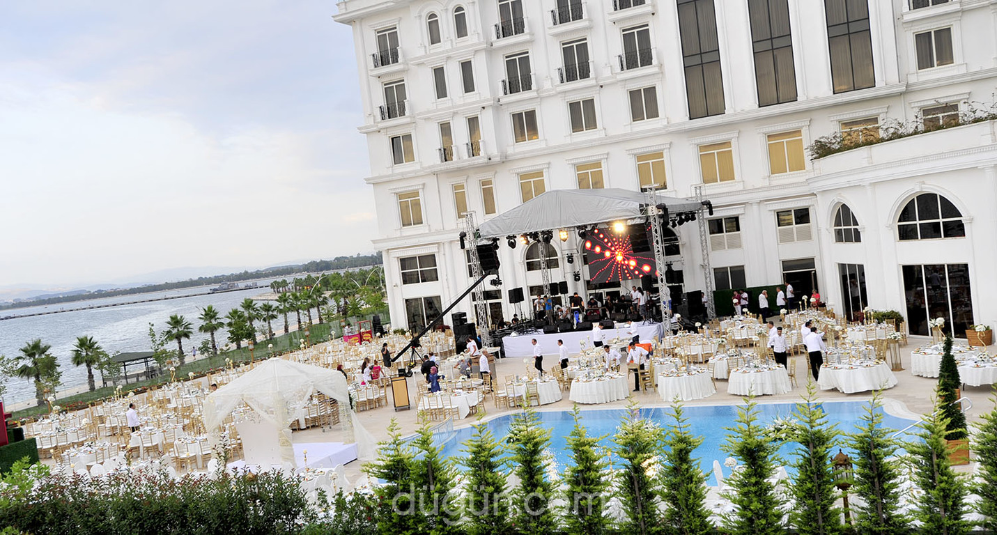 Wellborn Luxury Hotel