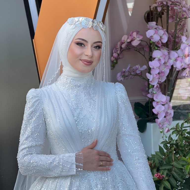 Zeynep Mutlu Hair Designer