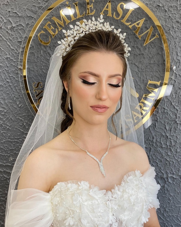 Cemile Aslan Kuaför ve Tasarım Merkezi