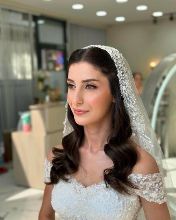 Esroww Hair & Makeup