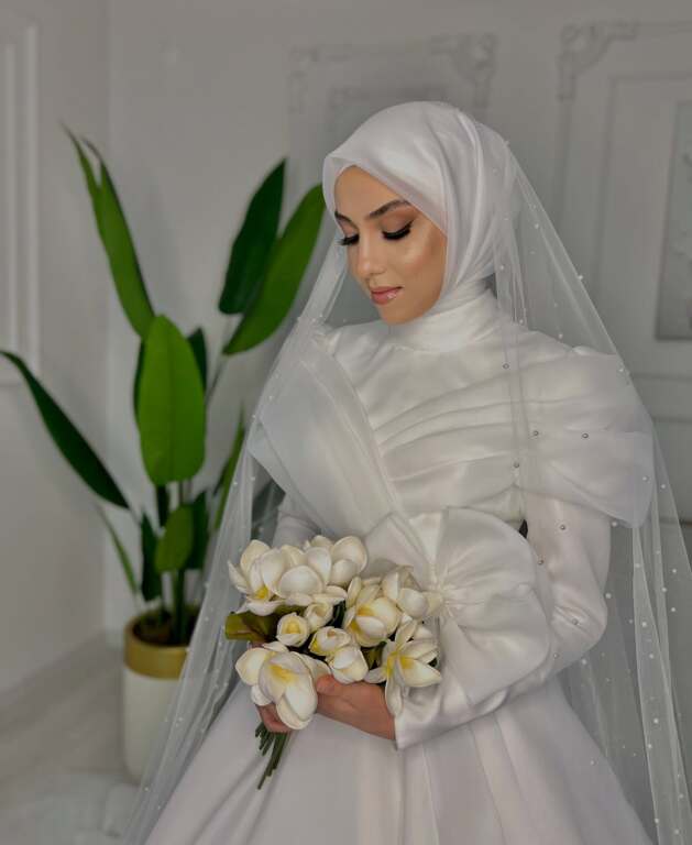 Büşra Arslan Saç Makyaj Tasarım