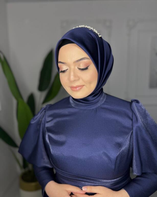 Büşra Arslan Saç Makyaj Tasarım