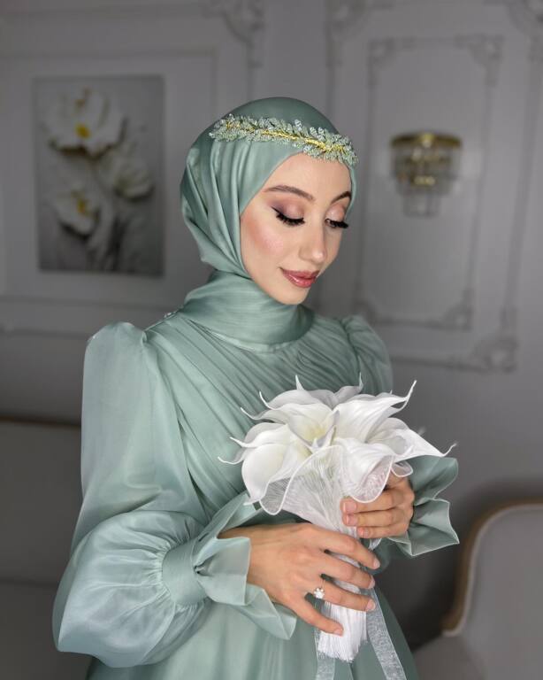 Büşra Arslan Saç Makyaj Tasarım