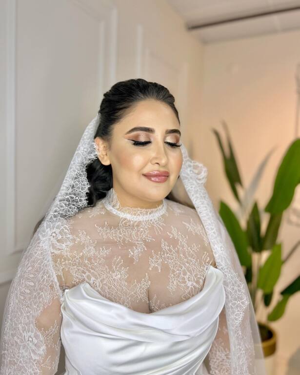 Büşra Arslan Saç Makyaj Tasarım