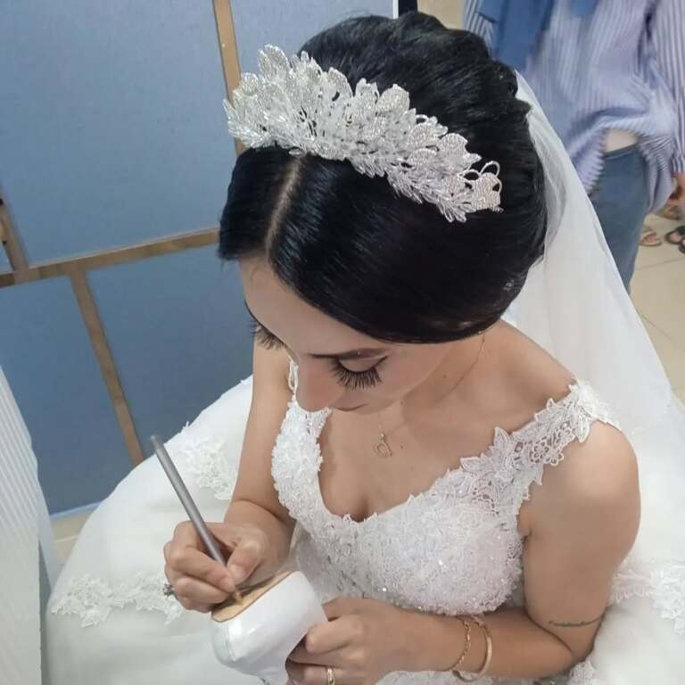 Espina Ezgi Avşar Kuaför Güzellik Salonu