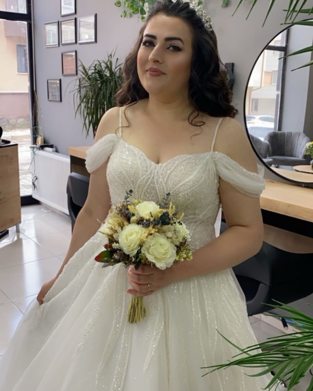 Espina Ezgi Avşar Kuaför Güzellik Salonu