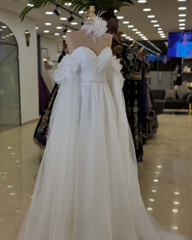 Mi̇na Geli̇nli̇k & Moda Evi̇