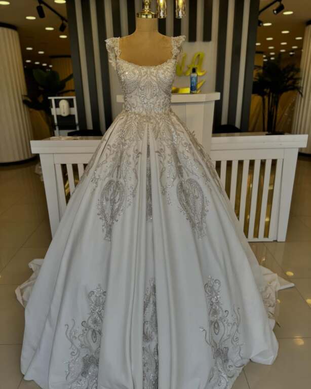 Mi̇na Geli̇nli̇k & Moda Evi̇