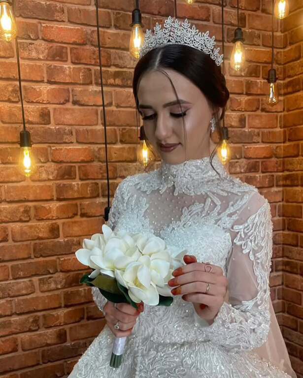 MH Gelinlik ve Güzellik Salonu