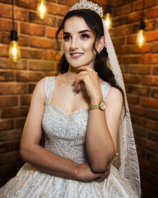 MH Gelinlik ve Güzellik Salonu