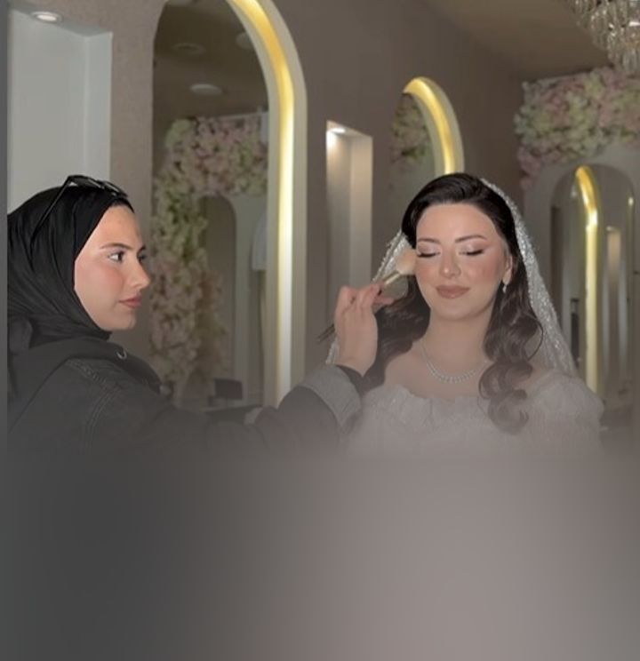 Moony Salon