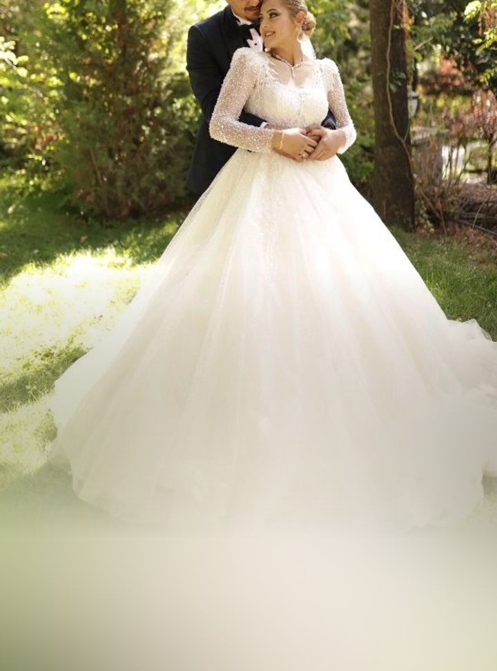 Hayat Gelinlik ve Moda Evi