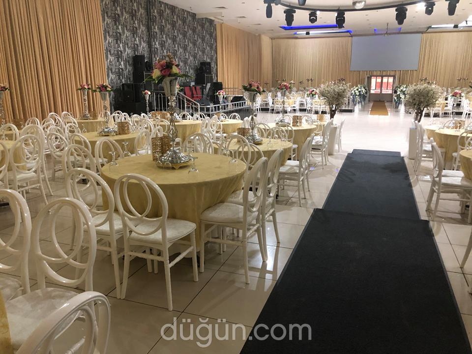 İki Alyans Kır Bahçesi