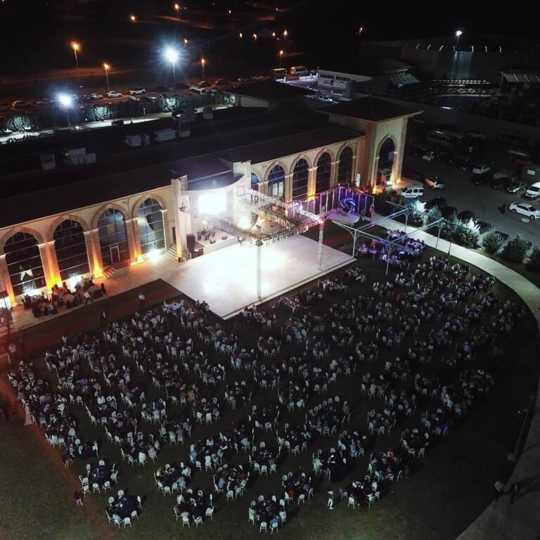 İki Alyans Kır Bahçesi