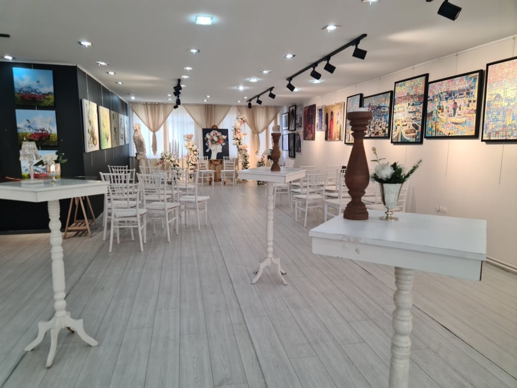 Suare İstanbul Erenköy Art