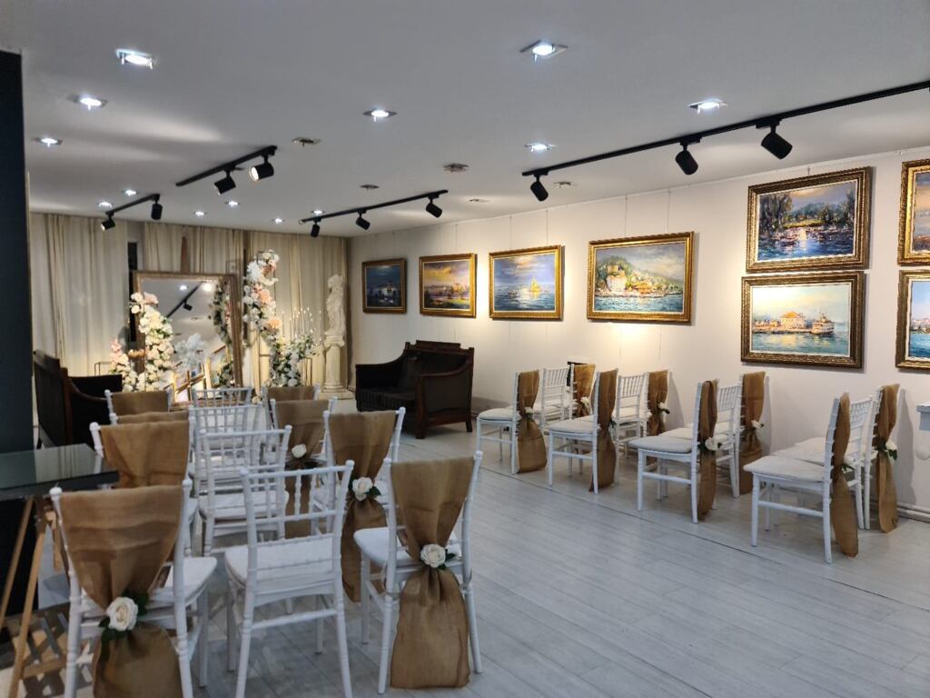 Suare İstanbul Erenköy Art