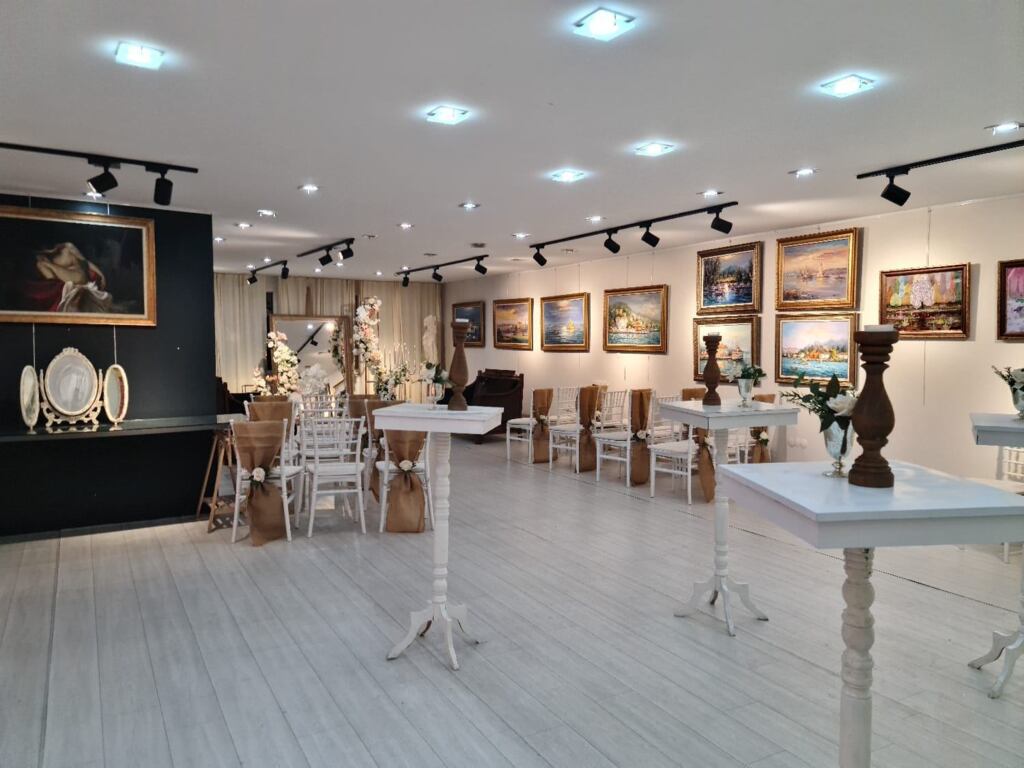 Suare İstanbul Erenköy Art