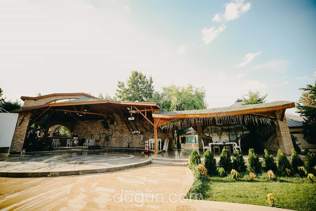 Bizim Ora Düğün Bahçesi