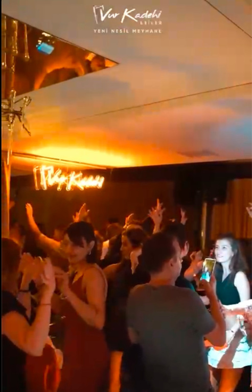 Vur Kadehi Etiler