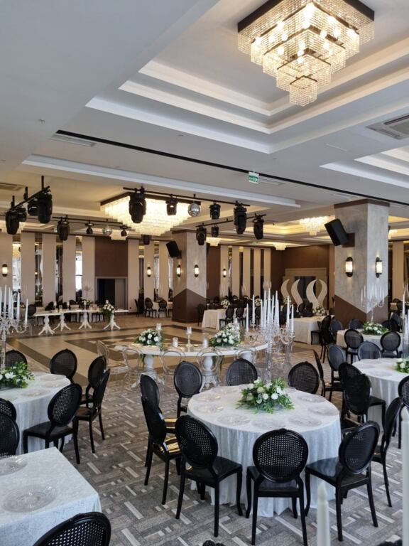 Deluxe Wedding House