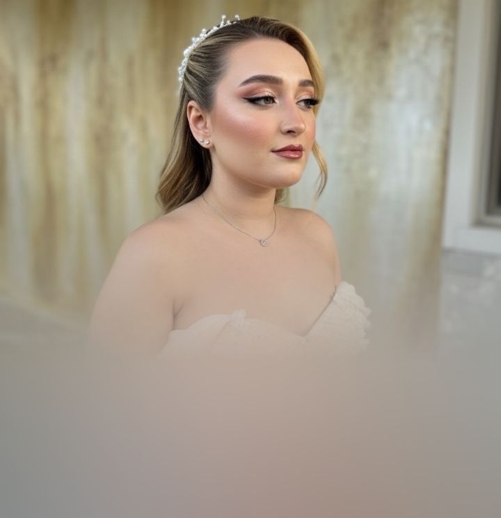 Eloria Make Up & Hair