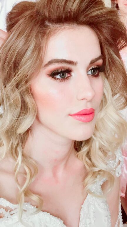 Make-up Artist By Fatoş