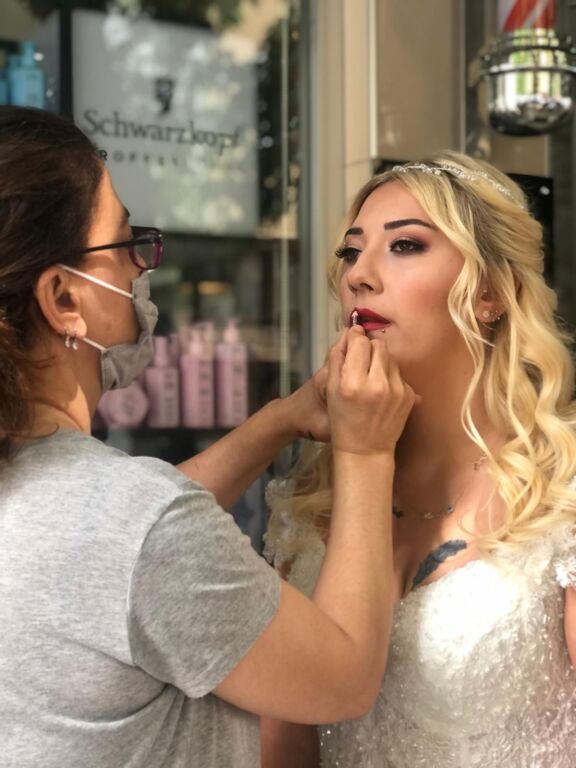 Make-up Artist By Fatoş