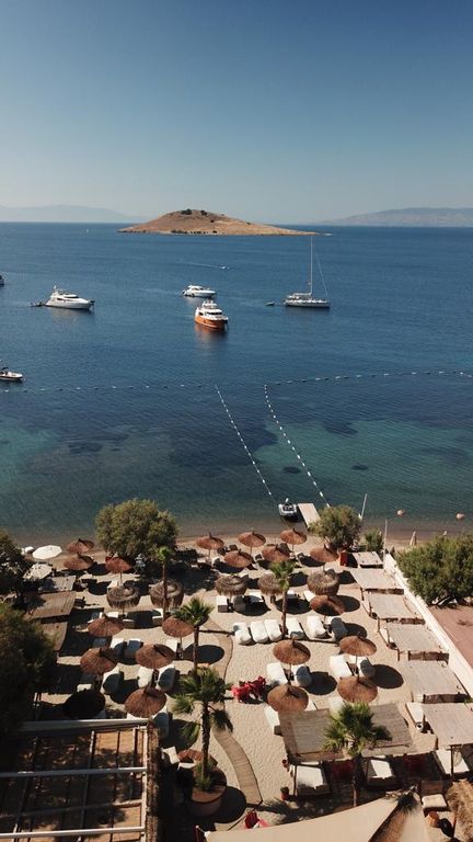 La Bohemme Beach & Restaurant