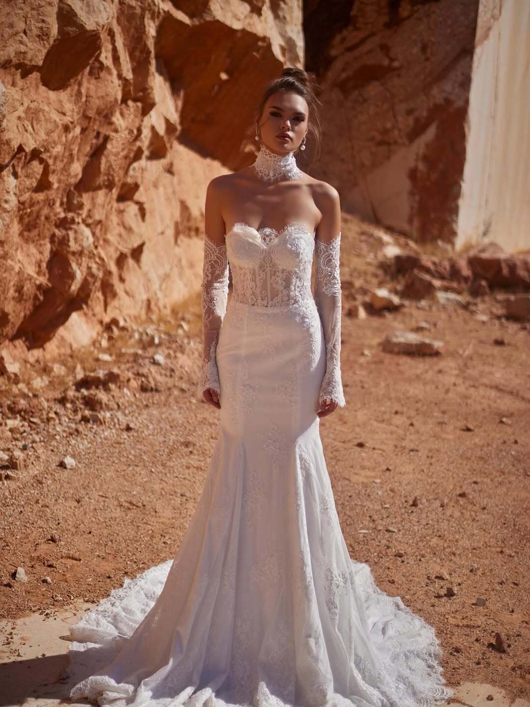 Dantel İşlemeli Korseli Balık Gelinlik